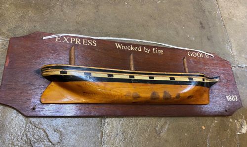 ANTIQUE WOODEN HALF BOAT HULL - ADDITIONAL PHOTO 1