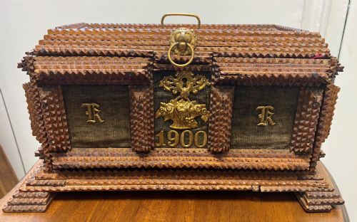 tramp art casket with gilt decoration - CATEGORY: ANTIQUE BOXES - DATED 1900