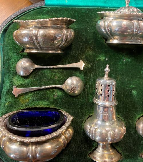 FINE QUALITY CASED SILVER CRUET SET - ADDITIONAL PHOTO 5