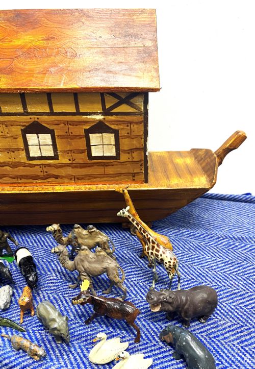 LARGE EARLY 20THC FOLK ART NOAH'S ARK - ADDITIONAL PHOTO 4
