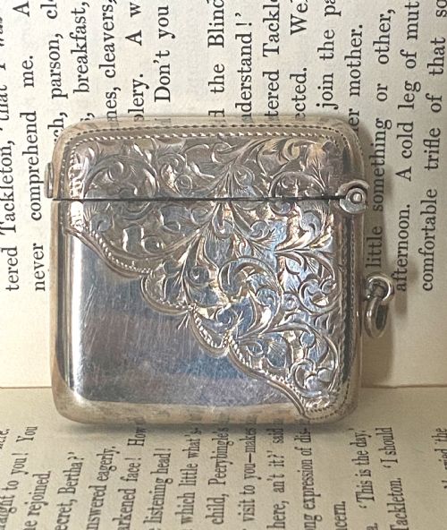 ANTIQUE CHESTER SILVER VESTA CASE - ADDITIONAL PHOTO 1