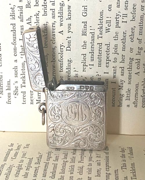 ANTIQUE CHESTER SILVER VESTA CASE - ADDITIONAL PHOTO 2