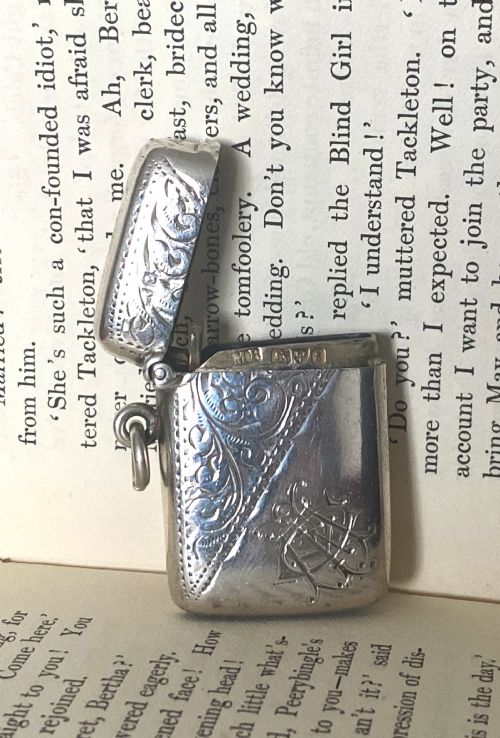 ANTIQUE CHESTER SILVER VESTA CASE - ADDITIONAL PHOTO 2