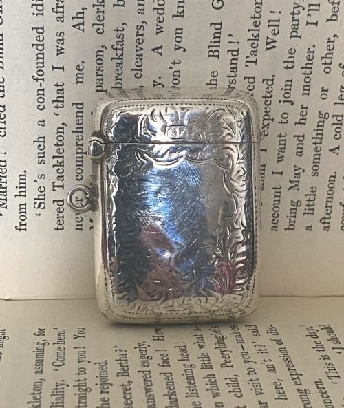 ANTIQUE CHESTER SILVER VESTA CASE - ADDITIONAL PHOTO 1
