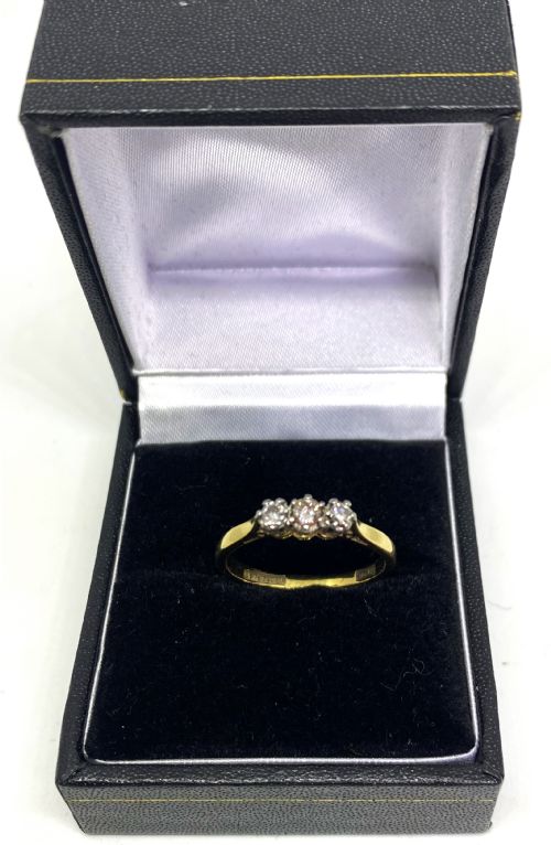 18ct gold three stone diamond ring - CATEGORY: ANTIQUE JEWELLERY - DATED 1960