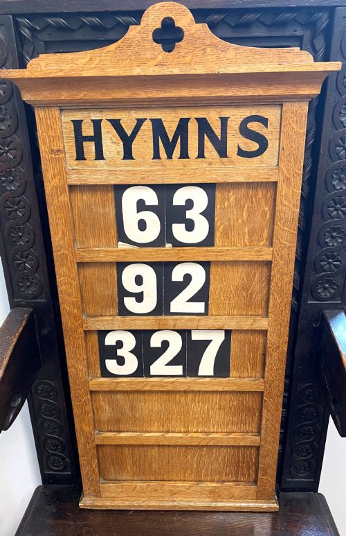 EDWARDIAN OAK CHURCH HYMN BOARD WITH BOXED NUMBERS - ADDITIONAL PHOTO 1