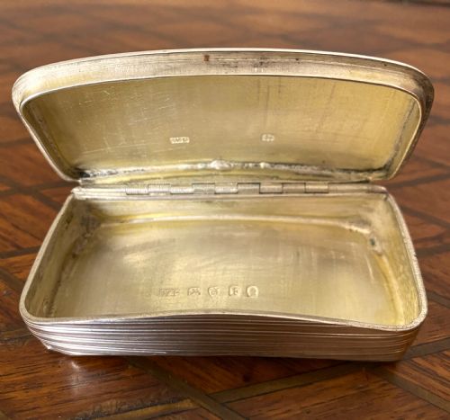 GEORGE III SOLID SILVER SNUFF BOX - ADDITIONAL PHOTO 1