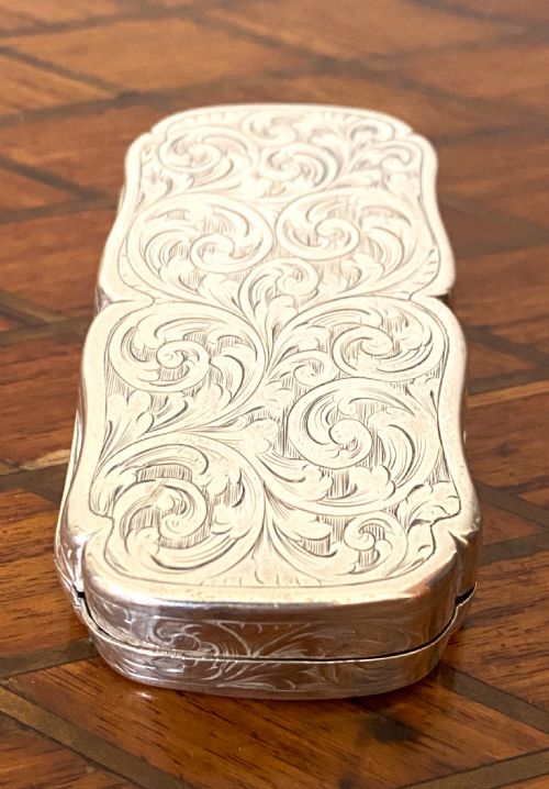 FABULOUS LARGE SOLID SILVER SNUFF BOX - ADDITIONAL PHOTO 4