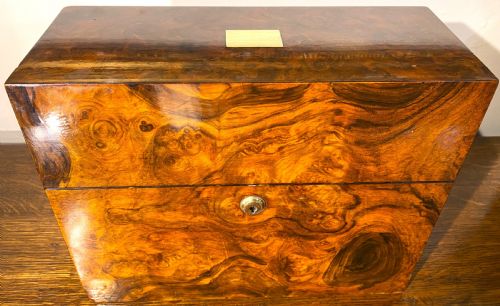 BURR WALNUT THREE BOTTLE DECANTER BOX - ADDITIONAL PHOTO 1