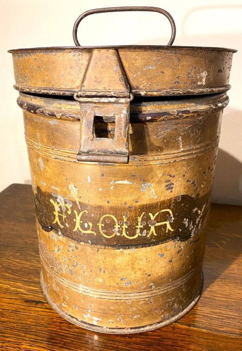 ANTIQUE TOLEWARE GRADUATING KITCHEN TINS - ADDITIONAL PHOTO 2
