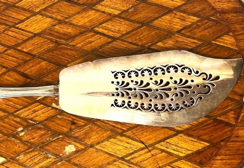 FINE GEORGIAN SILVER FISH SLICE - ADDITIONAL PHOTO 4