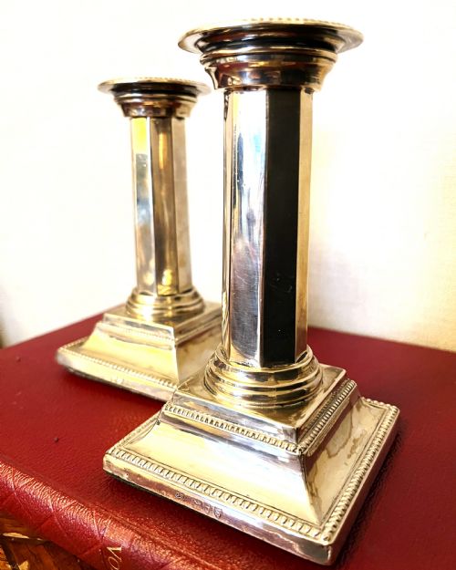 fine pair of silver corinthian column candlesticks - CATEGORY: ANTIQUE SILVER - DATED 1890