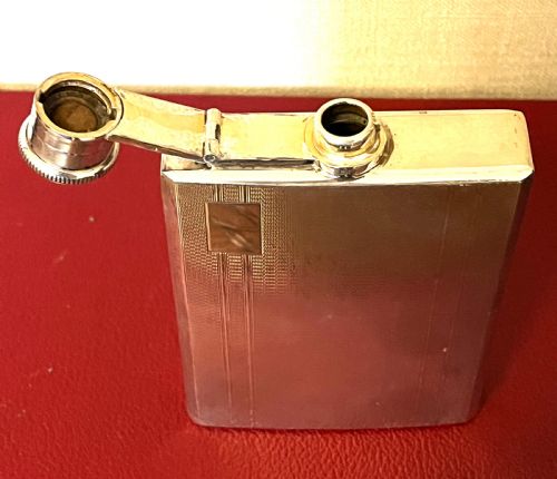 FINE QUALITY LARGE SILVER HIP FLASK - ADDITIONAL PHOTO 4