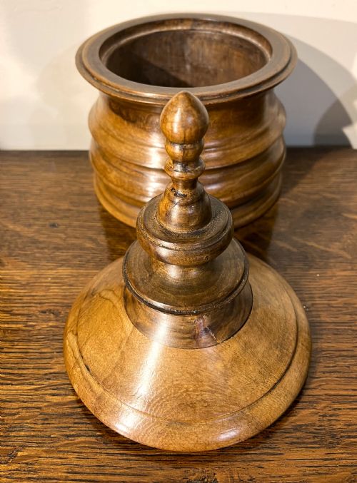 19TH DUTCH TREEN TOBACCO JAR - ADDITIONAL PHOTO 2