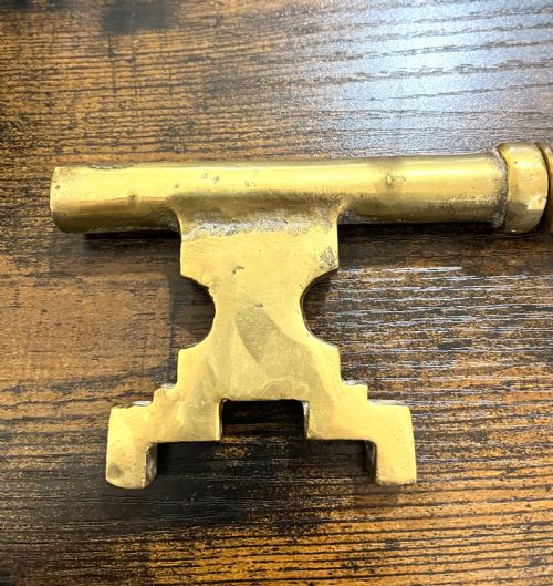 ANTIQUE OVERSIZED LOCKSMITH'S ADVERTISING KEY - ADDITIONAL PHOTO 2