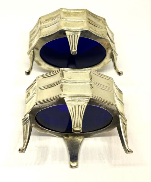 FINE CASED THREE PIECE SILVER CONDIMENT SET - ADDITIONAL PHOTO 3