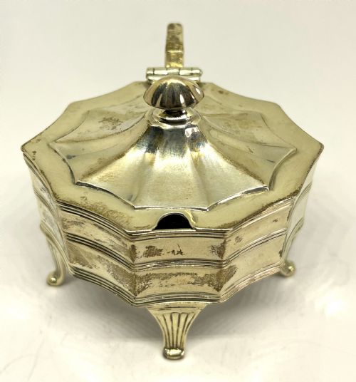 FINE CASED THREE PIECE SILVER CONDIMENT SET - ADDITIONAL PHOTO 5