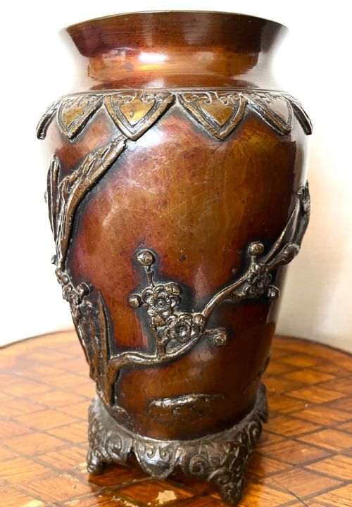 FINE LARGE PAIR OF JAPANESE MEIJI PERIOD BRONZE VASES - ADDITIONAL PHOTO 4