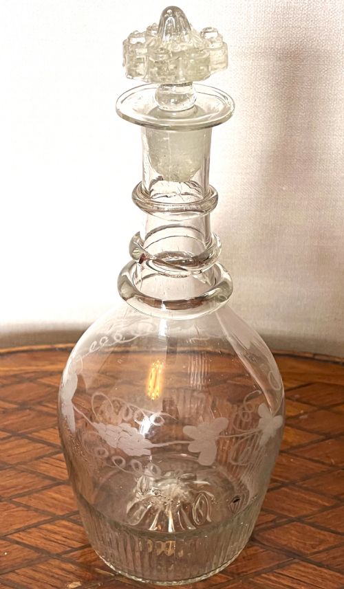 GEORGIAN IRISH GLASS DECANTER C1810 - ADDITIONAL PHOTO 1