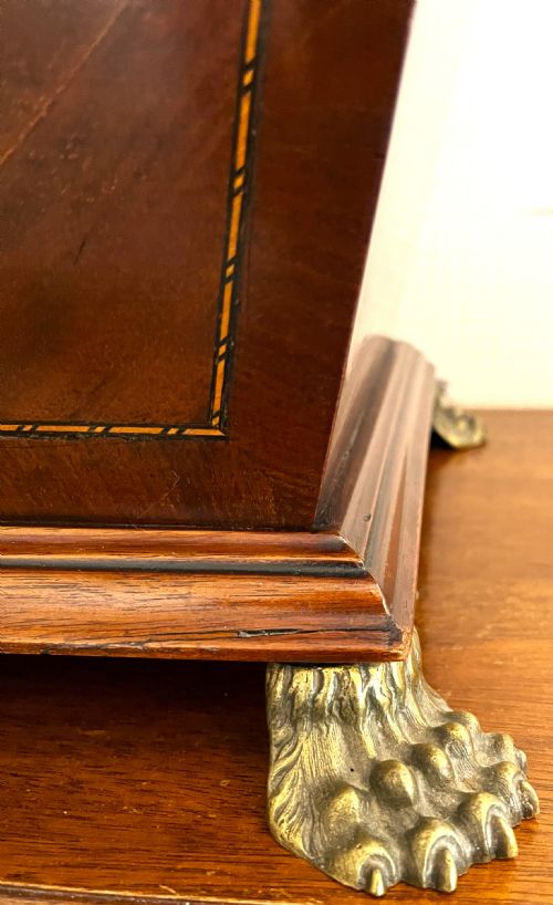 FINE VICTORIAN MAHOGANY CELLARETTE - ADDITIONAL PHOTO 4