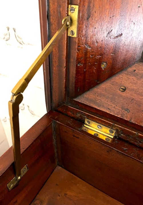 FINE VICTORIAN MAHOGANY CELLARETTE - ADDITIONAL PHOTO 11