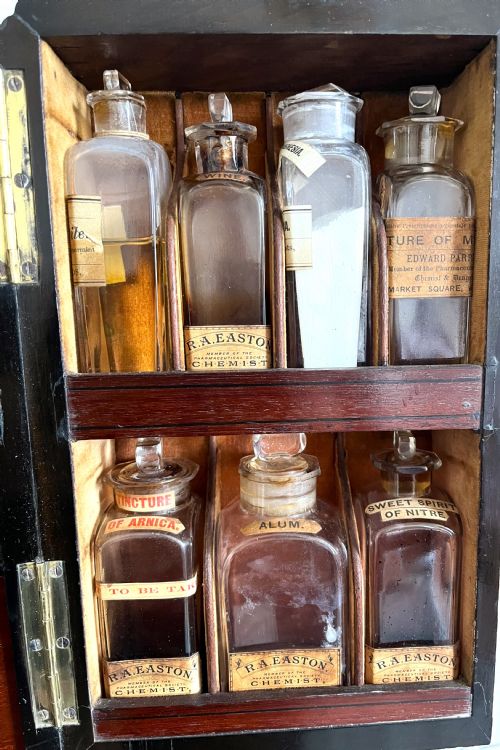 RARE MAHOGANY HOUSEHOLD APOTHECARY CABINET - ADDITIONAL PHOTO 3