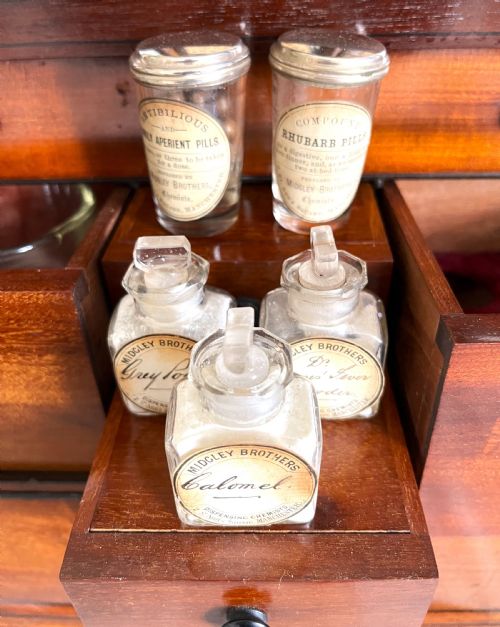 RARE MAHOGANY HOUSEHOLD APOTHECARY CABINET - ADDITIONAL PHOTO 6