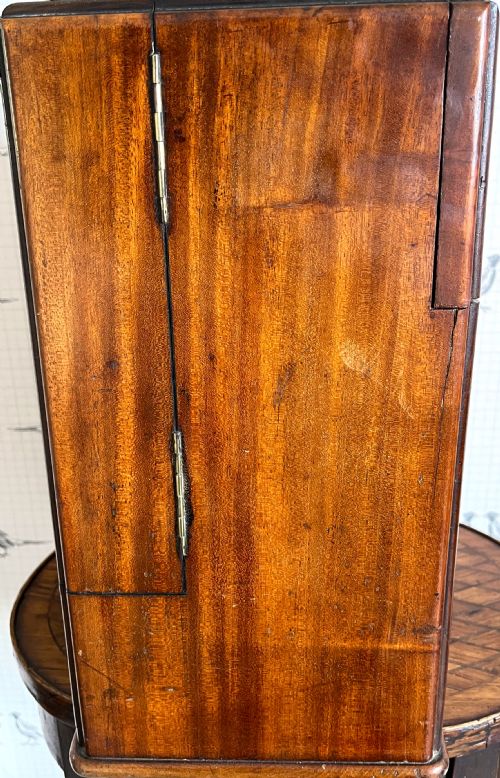 RARE MAHOGANY HOUSEHOLD APOTHECARY CABINET - ADDITIONAL PHOTO 16