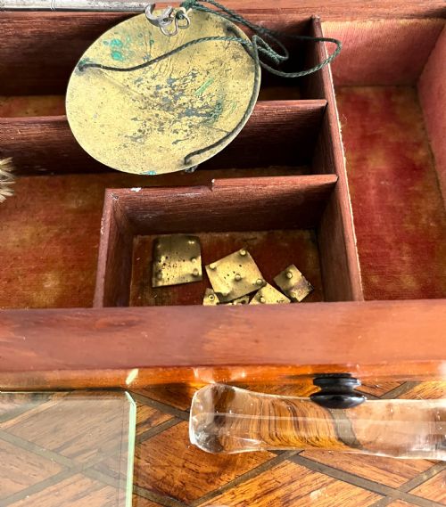 RARE MAHOGANY HOUSEHOLD APOTHECARY CABINET - ADDITIONAL PHOTO 20