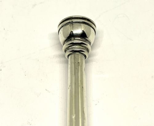 UNUSUAL CHESTER SILVER CANDLE SNUFFER AS A HUNTING HORN - ADDITIONAL PHOTO 2