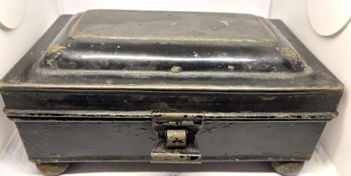 TOLEWARE SPICE TIN WITH NUTMEG GRATER - ADDITIONAL PHOTO 1