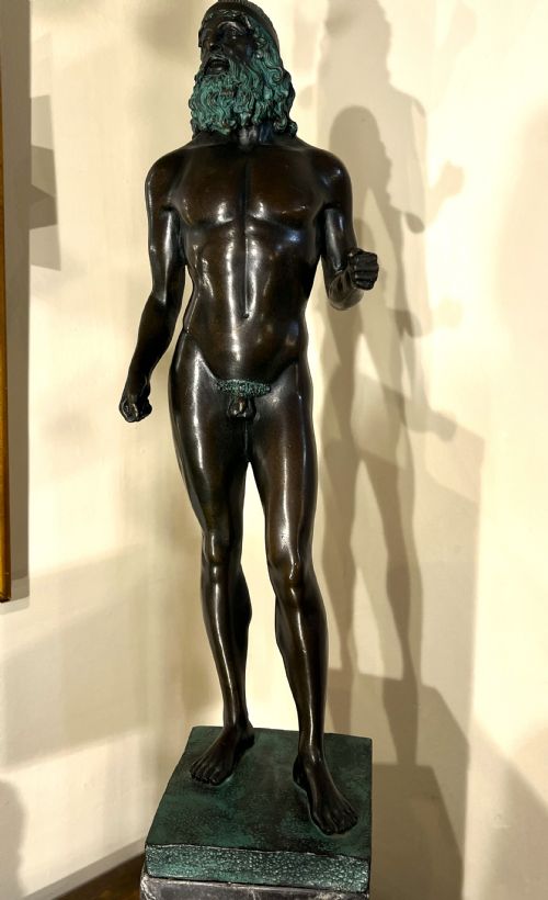 BRONZE CLASSICAL GREEK FIGURE ON MARBLE PLINTH - ADDITIONAL PHOTO 1