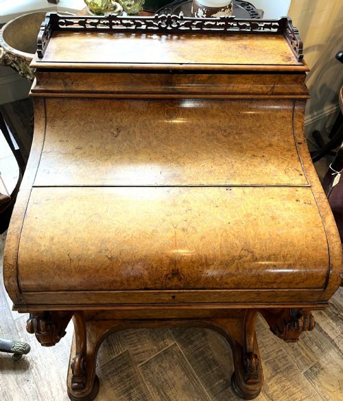 MID VICTORIAN BURR WALNUT PIANO TOP DAVENPORT - ADDITIONAL PHOTO 1