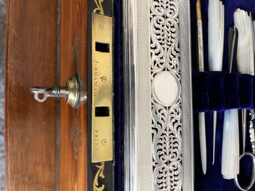 GEORGIAN KINGWOOD SILVER DRESSING TABLE BOX - ADDITIONAL PHOTO 10