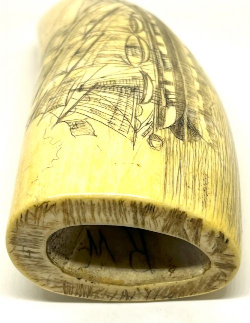 LARGE 19THC WHALER'S SCRIMSHAW OF A HULL WHALESHIP - ADDITIONAL PHOTO 4