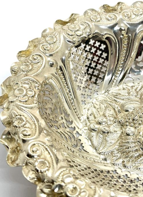 LARGE HEAVY SILVER DISH IN ROCOCO STYLE DECORATION - ADDITIONAL PHOTO 4