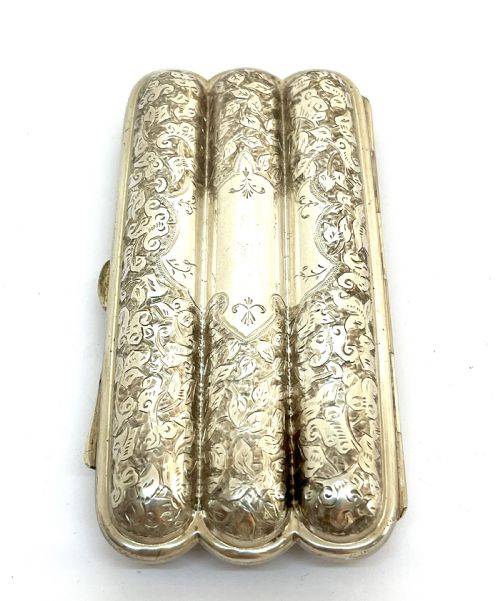 FABULOUS VICTORIAN SILVER TRIPLE CIGAR CASE - ADDITIONAL PHOTO 2