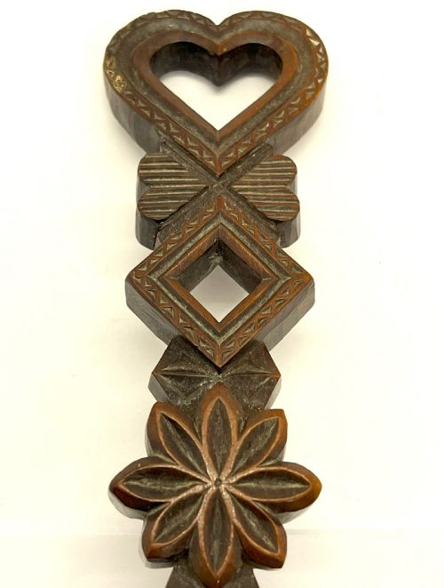 19TH CENTURY CURVED LOVE TOKEN - ADDITIONAL PHOTO 4