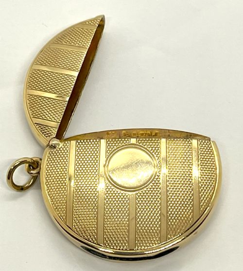 GEORGE V CHESTER 9CT GOLD CIRCULAR VESTA CASE - ADDITIONAL PHOTO 2