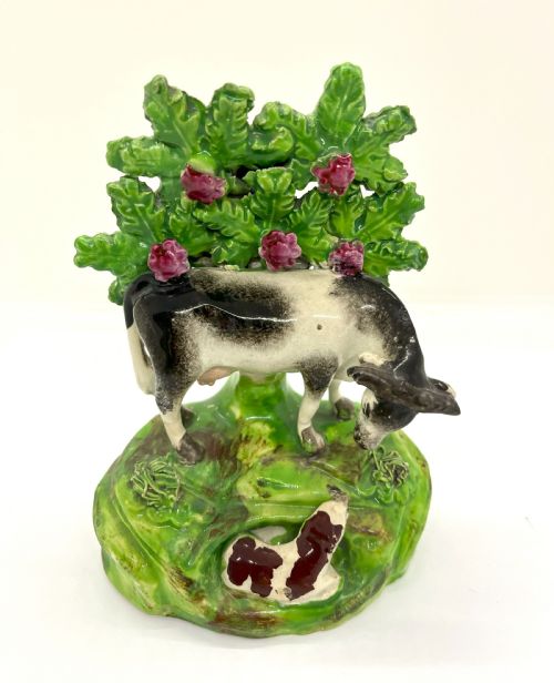 EARLY STAFFORDSHIRE PEARLWARE BOCAGE COW CALVES FIGURES - ADDITIONAL PHOTO 1