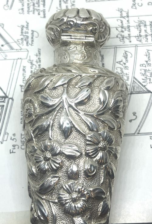 EXQUISITE TAPERING SILVER PERFUME BOTTLE - ADDITIONAL PHOTO 5