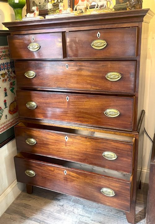FINE GEORGIAN MAHOGANY CHEST ON CHEST - ADDITIONAL PHOTO 1