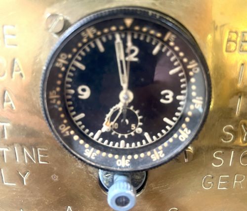 WW2 LUFTWAFFE AIRCRAFT COCKPIT CLOCK WITH BRASS SERVICE DISPLAY MOUNT - ADDITIONAL PHOTO 1
