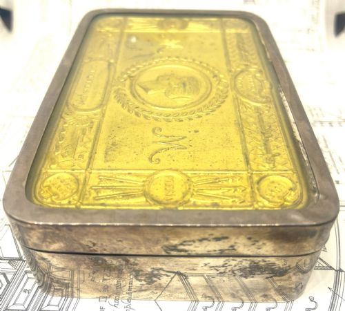 UNIQUE WW1 PRINCESS MARY 1914 SILVER MOUNTED CHRISTMAS TIN - ADDITIONAL PHOTO 2