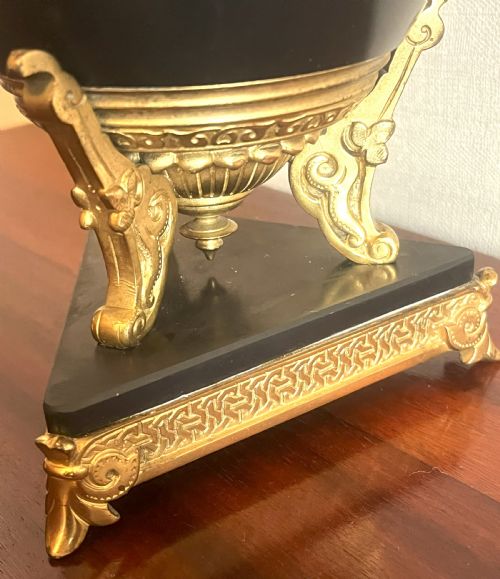 NEOCLASSICAL BLACK MARBLE GILT METAL TABLE URN - ADDITIONAL PHOTO 5