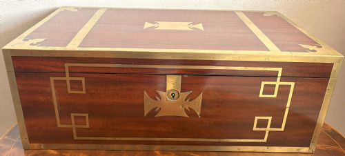 SPLENDID MILITARY CAMPAIGN WRITING SLOPE WITH CANDLE SCONCES SECRET SOVEREIGN SECTION - ADDITIONAL PHOTO 2