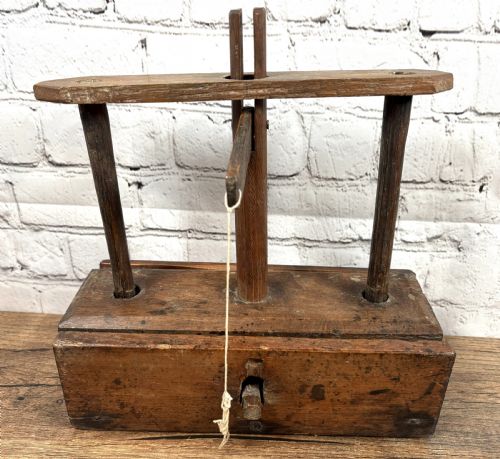 antique dead fall english mousetrap - CATEGORY: ANTIQUE MISCELLANEOUS - DATED 19TH CENTURY