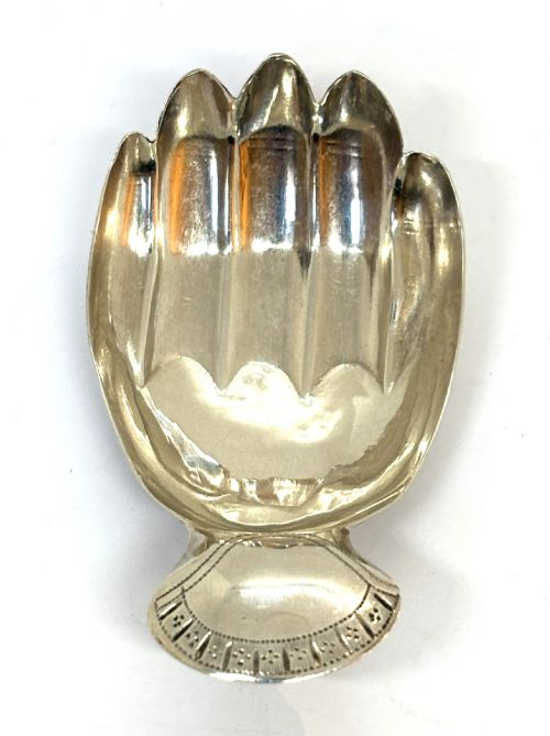 georgian silver caddy spoon as a hand - CATEGORY: ANTIQUE SILVER - DATED 1800