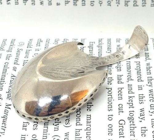 GEORGIAN SILVER HOOF SHAPED CADDY SPOON - ADDITIONAL PHOTO 5