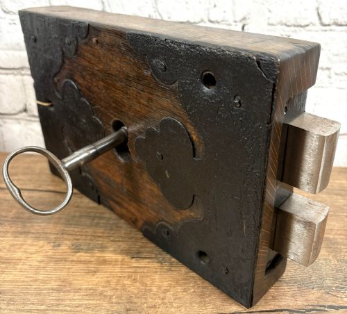 19TH CENTURY OAK CASED STOCK LOCK - ADDITIONAL PHOTO 1